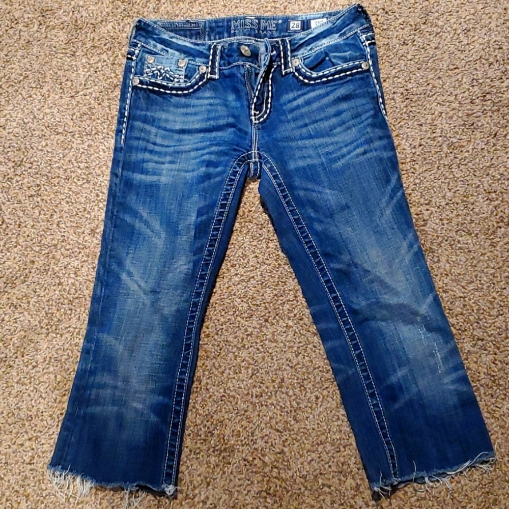 Size 28 Miss Me denim Capris